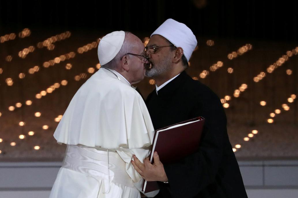 Papa Francis ve imam Şeyh Ahmed El-Tayeb.jpg